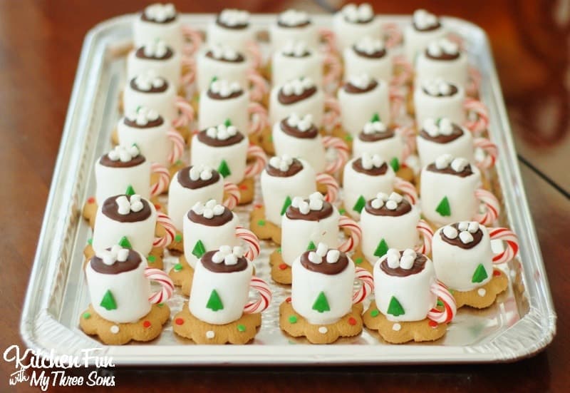 Christmas-Hot-Chocolate-Marshmallow-Cookie-Mug-Treats-3-min