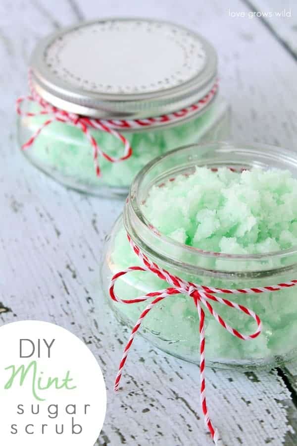 https://seemamago.com/wp-content/uploads/2017/11/DIY-Mint-Sugar-Scrub-final2-min.jpg